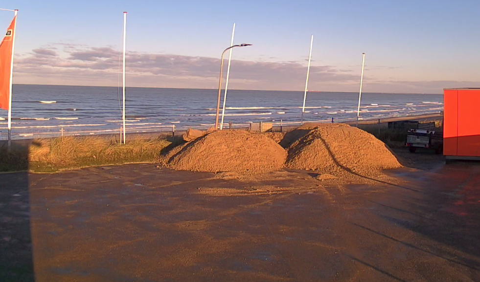 Zand opslag op onze parkeerplaats
